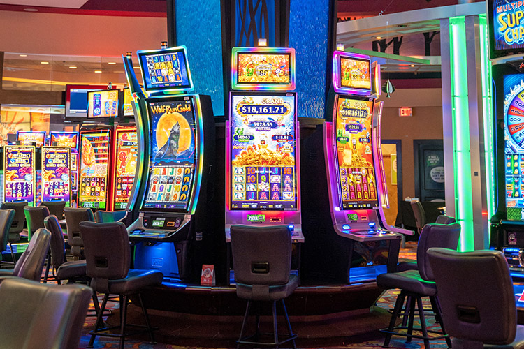 Painted Hand Casino slot machines